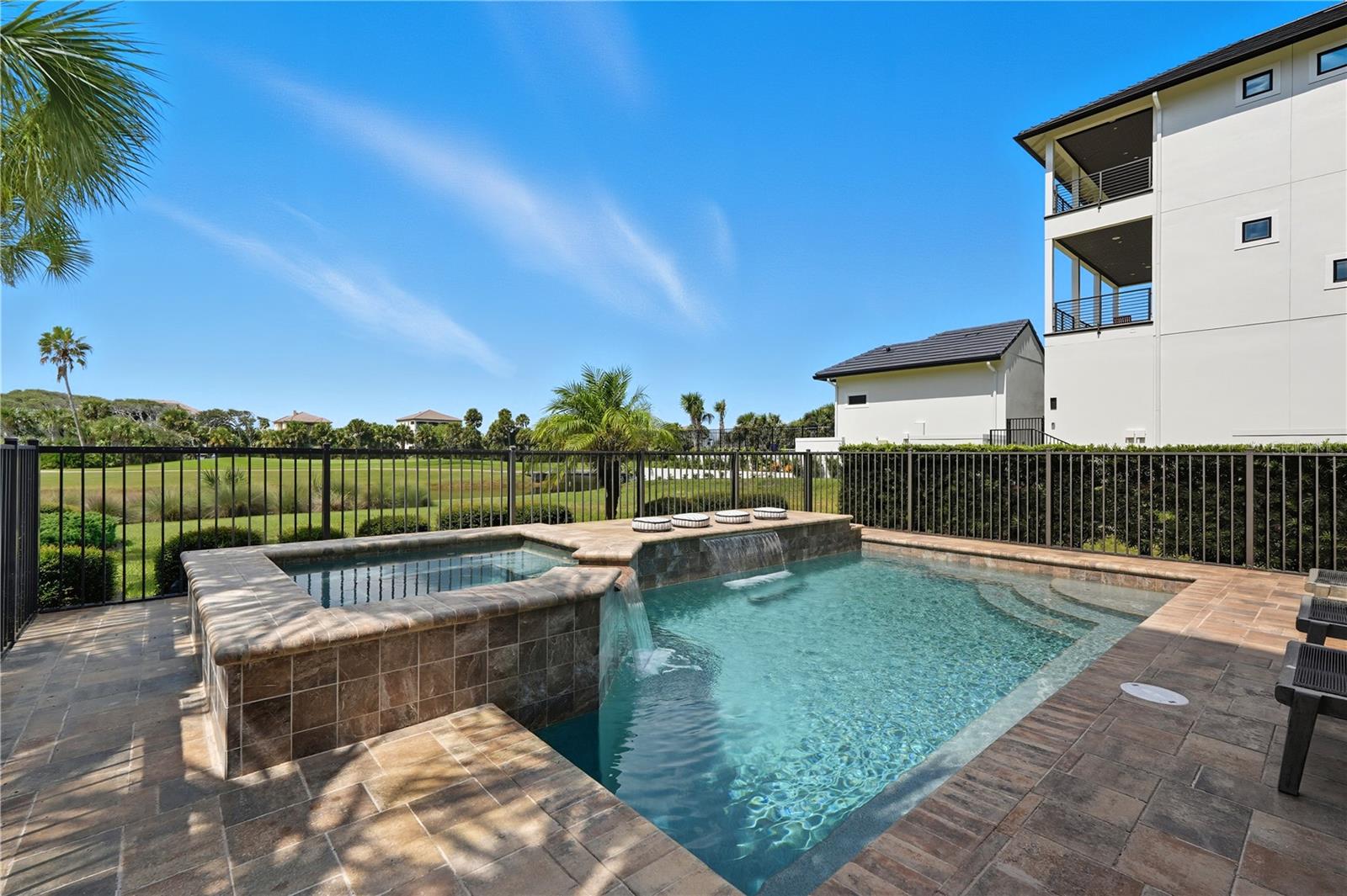 NORTHSHORE 4 - Residential