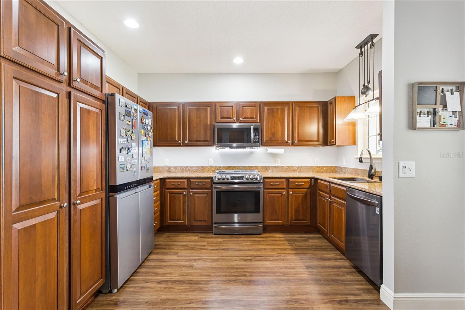 LADY LAKE VILLAS OF SPANISH SPGS CONDO U - Residential