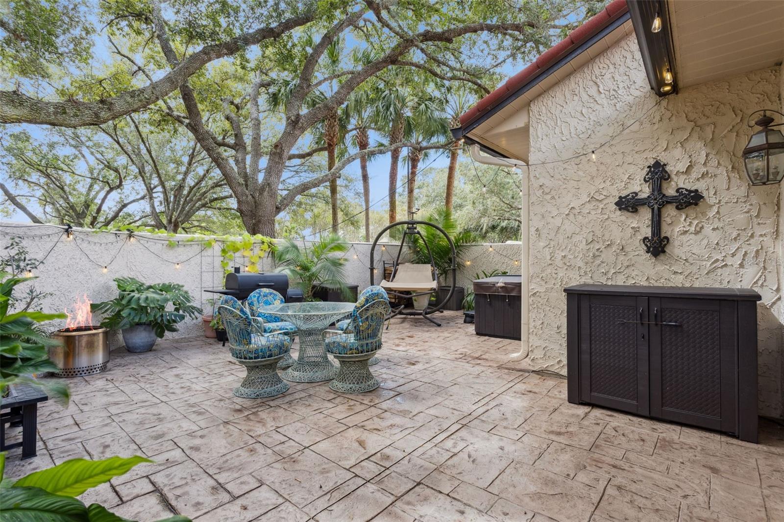 LADY LAKE VILLAS OF SPANISH SPGS CONDO U - Residential