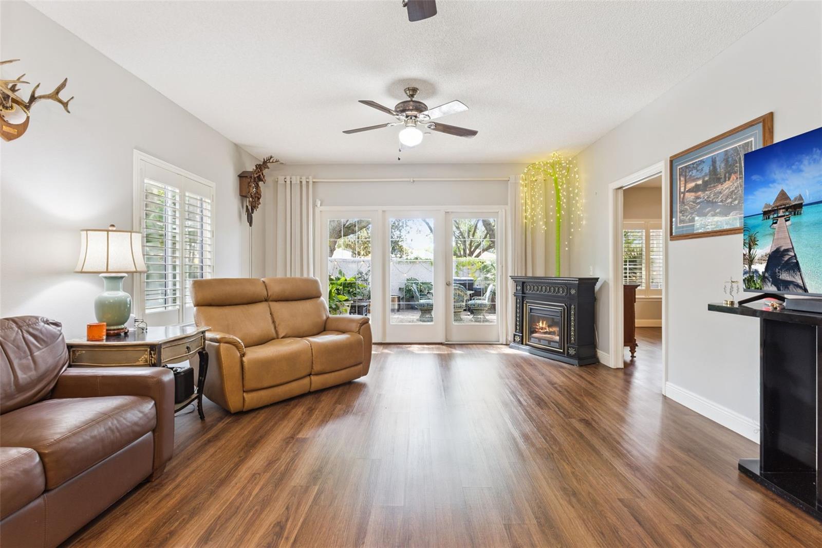 LADY LAKE VILLAS OF SPANISH SPGS CONDO U - Residential