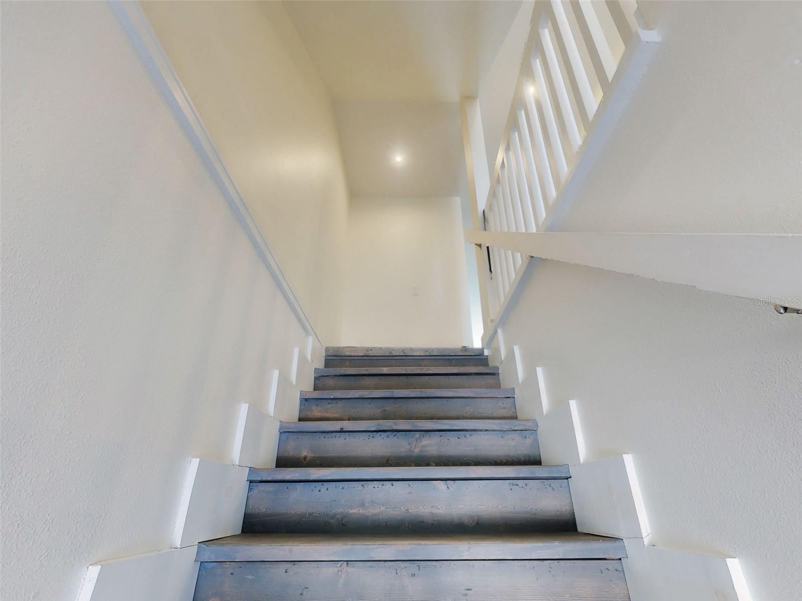 LIGHTHOUSE SHORES TWNHMS CONDO - Residential