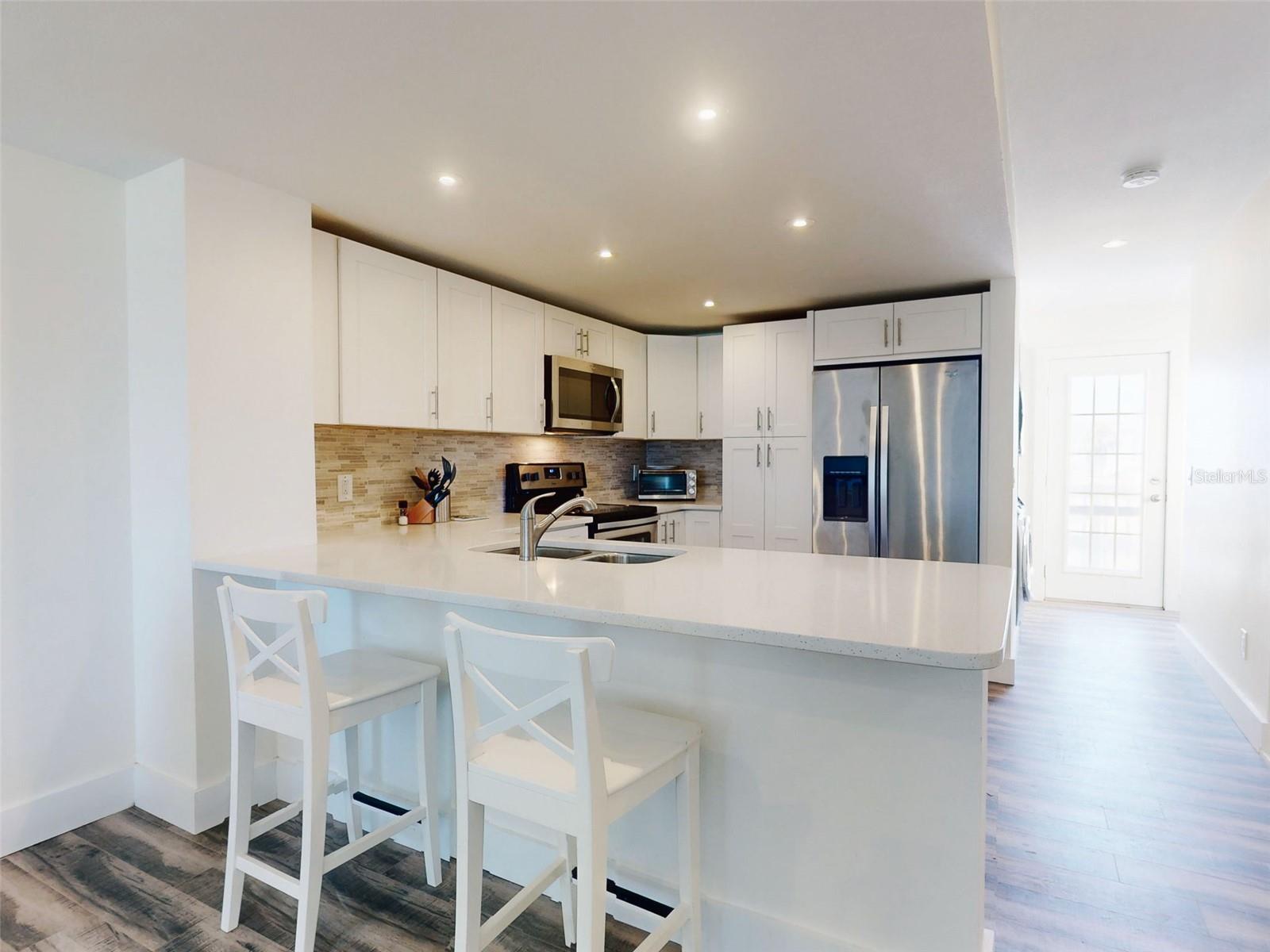 LIGHTHOUSE SHORES TWNHMS CONDO - Residential