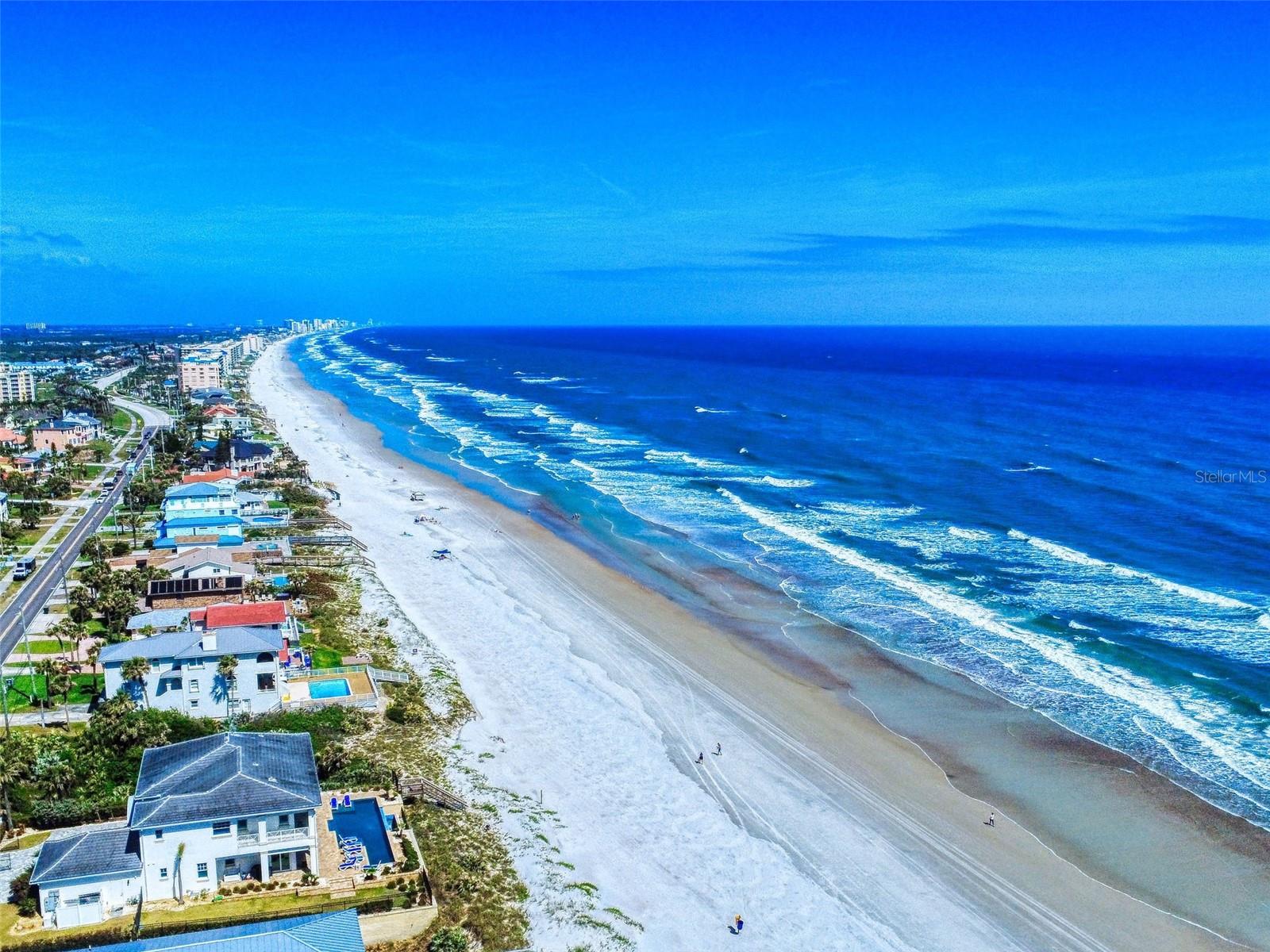 LIGHTHOUSE SHORES TWNHMS CONDO - Residential