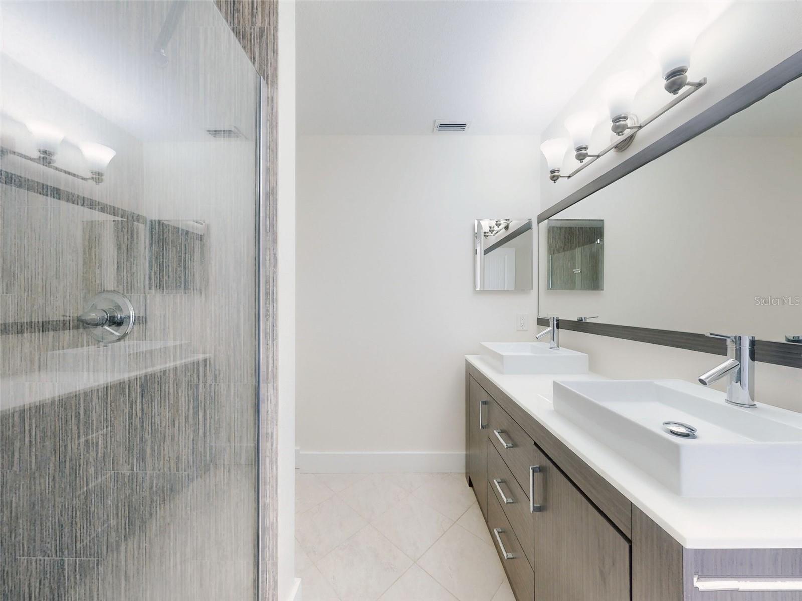 LIGHTHOUSE SHORES TWNHMS CONDO - Residential