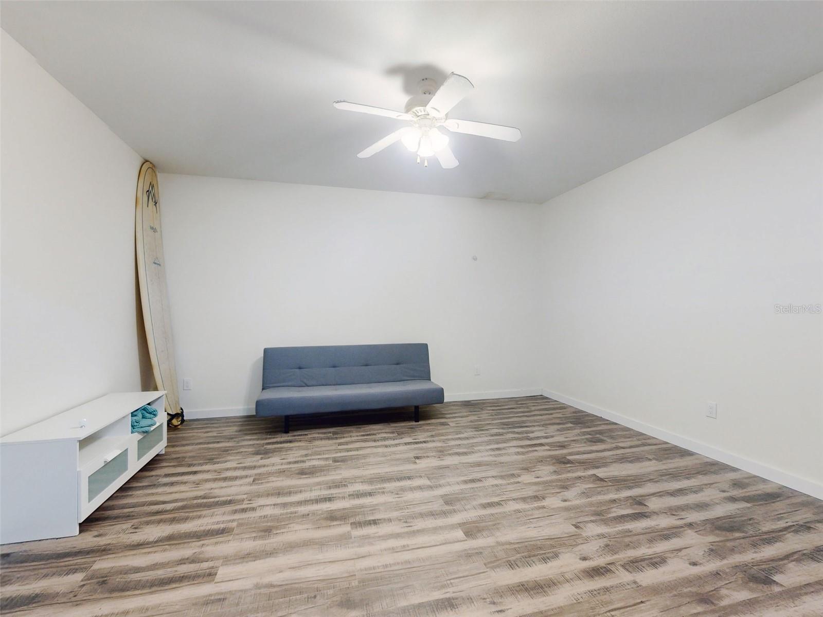 LIGHTHOUSE SHORES TWNHMS CONDO - Residential