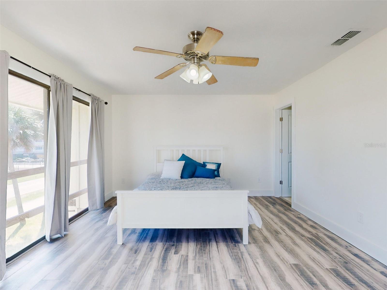 LIGHTHOUSE SHORES TWNHMS CONDO - Residential