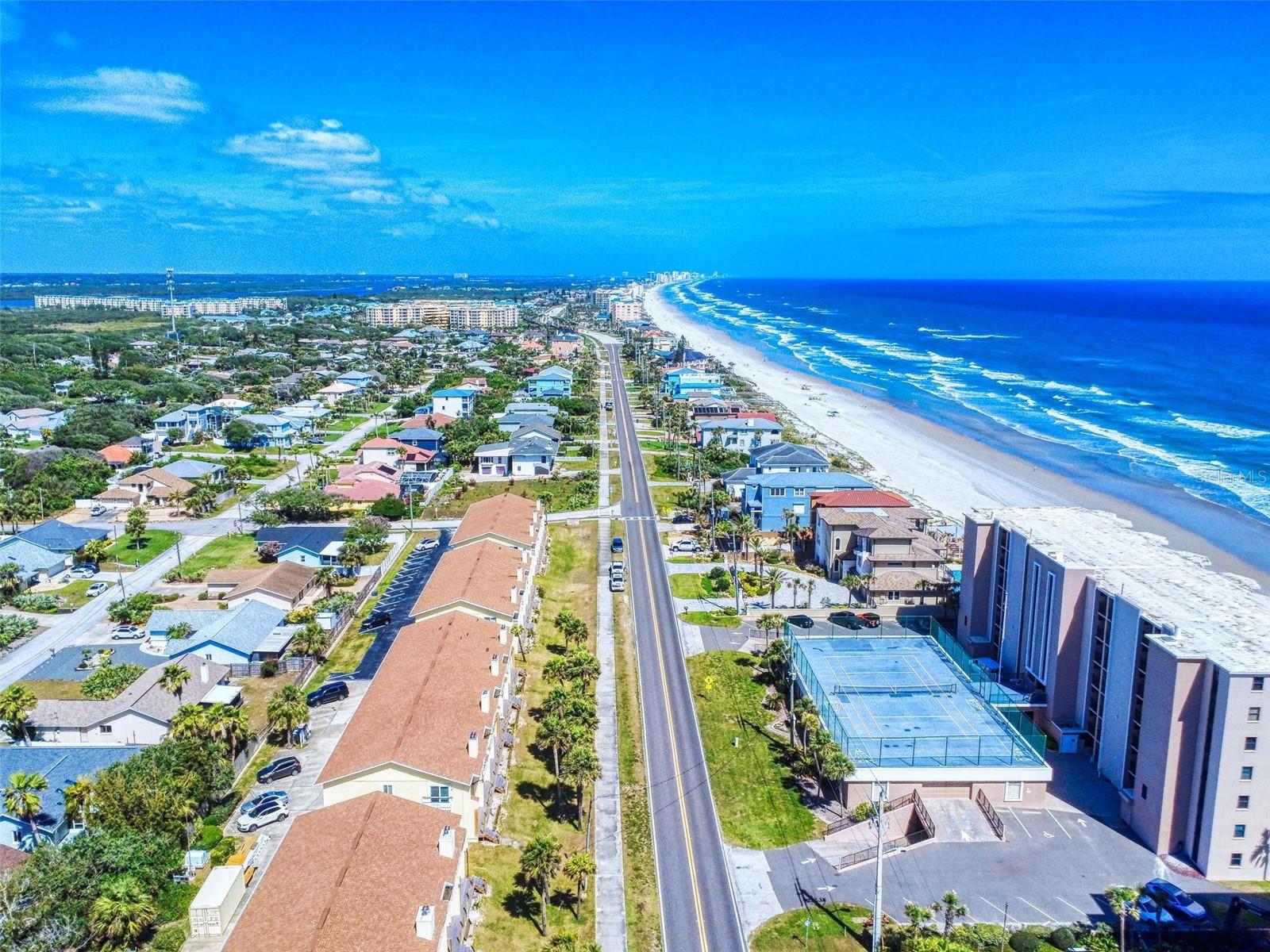 LIGHTHOUSE SHORES TWNHMS CONDO - Residential