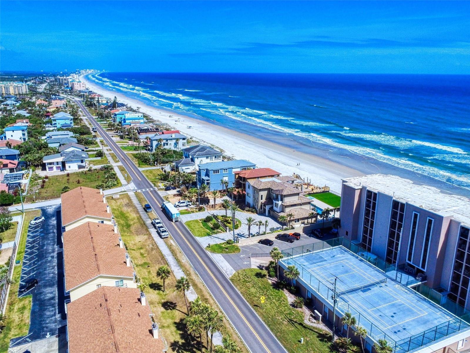 LIGHTHOUSE SHORES TWNHMS CONDO - Residential