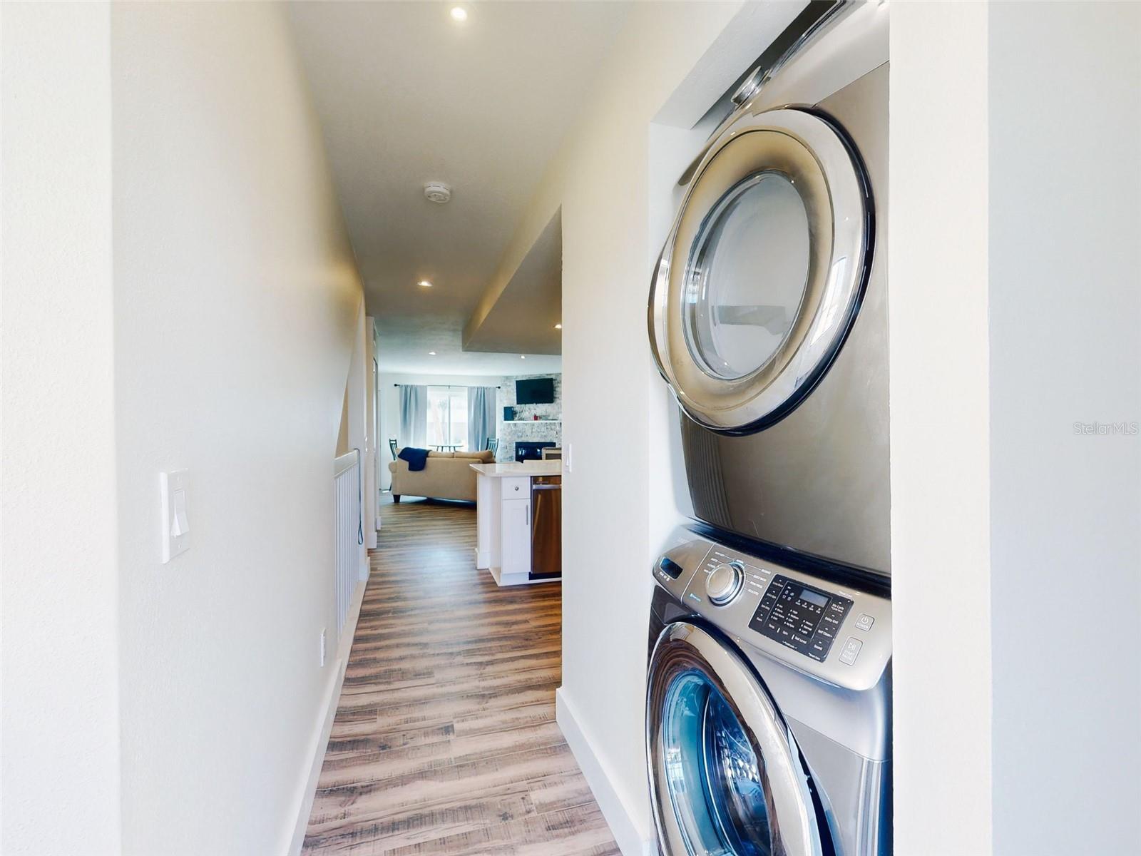 LIGHTHOUSE SHORES TWNHMS CONDO - Residential