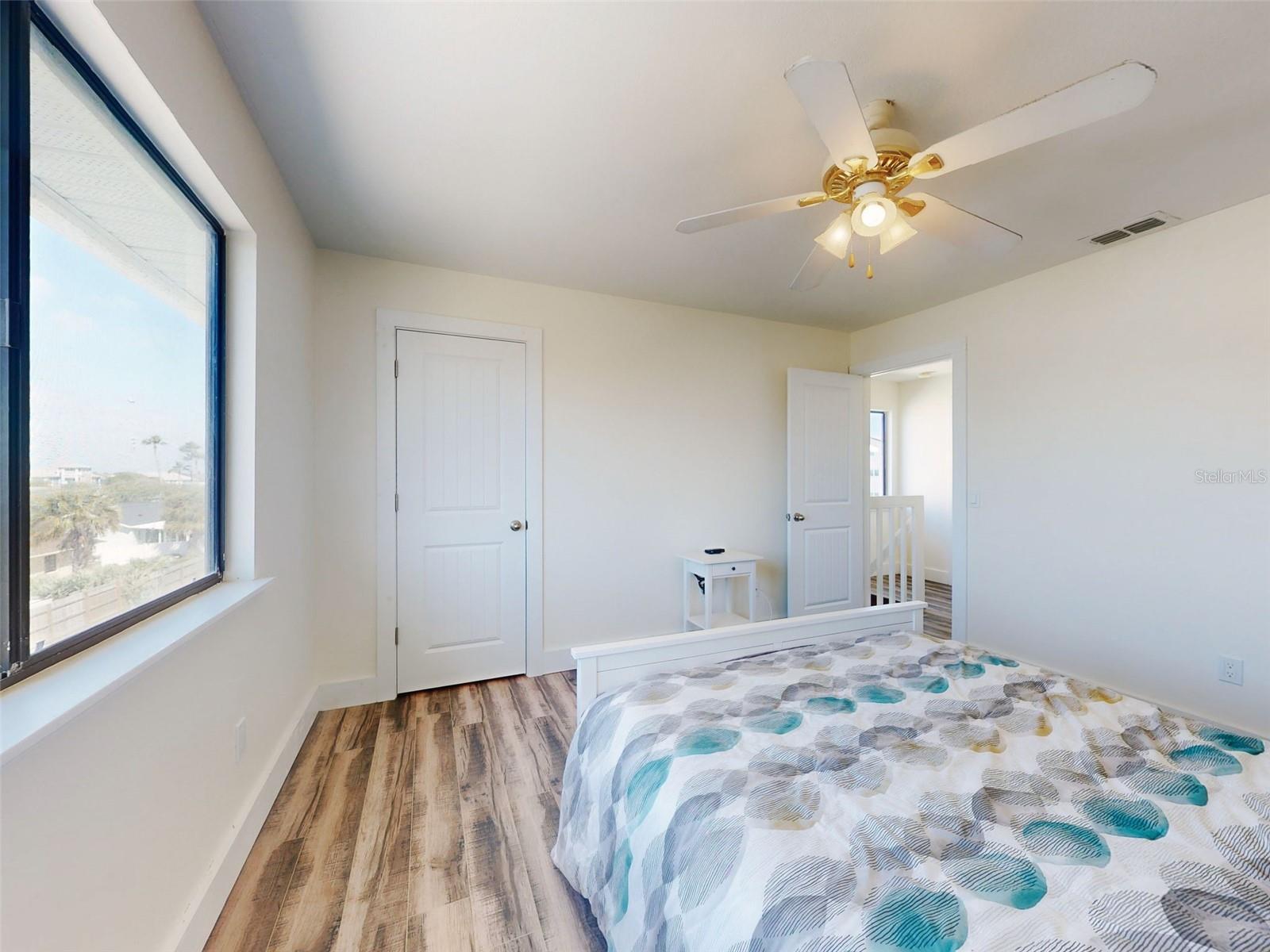 LIGHTHOUSE SHORES TWNHMS CONDO - Residential