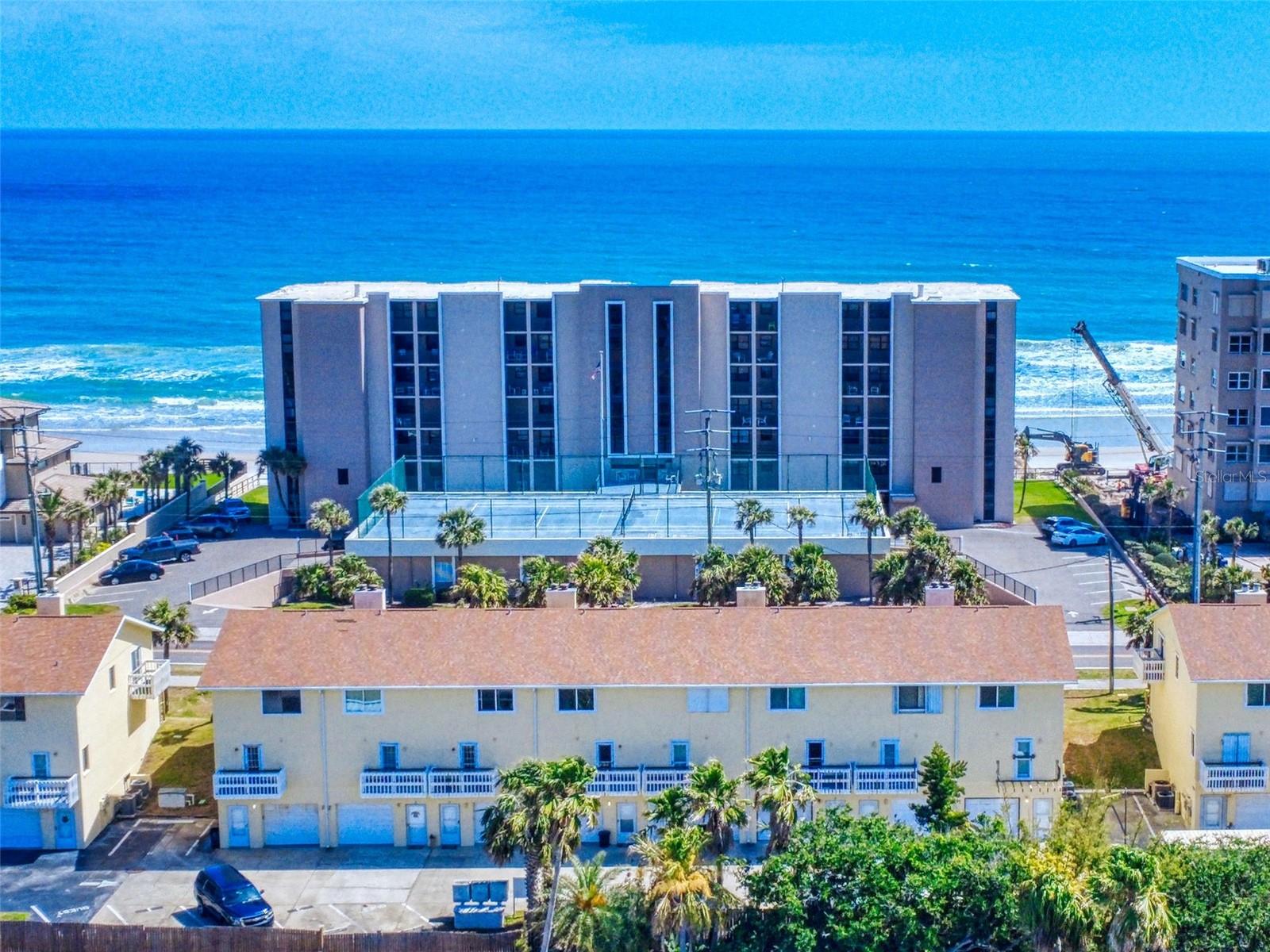 LIGHTHOUSE SHORES TWNHMS CONDO - Residential