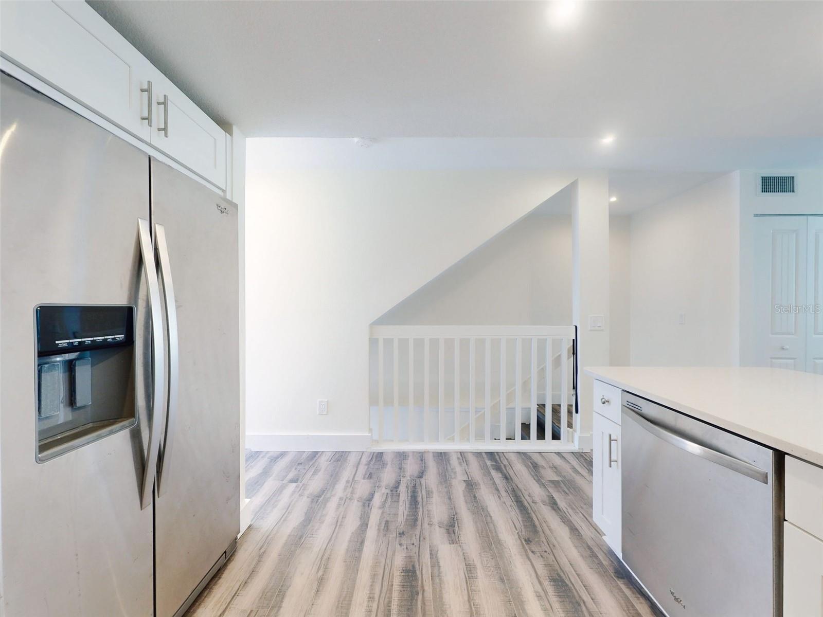 LIGHTHOUSE SHORES TWNHMS CONDO - Residential