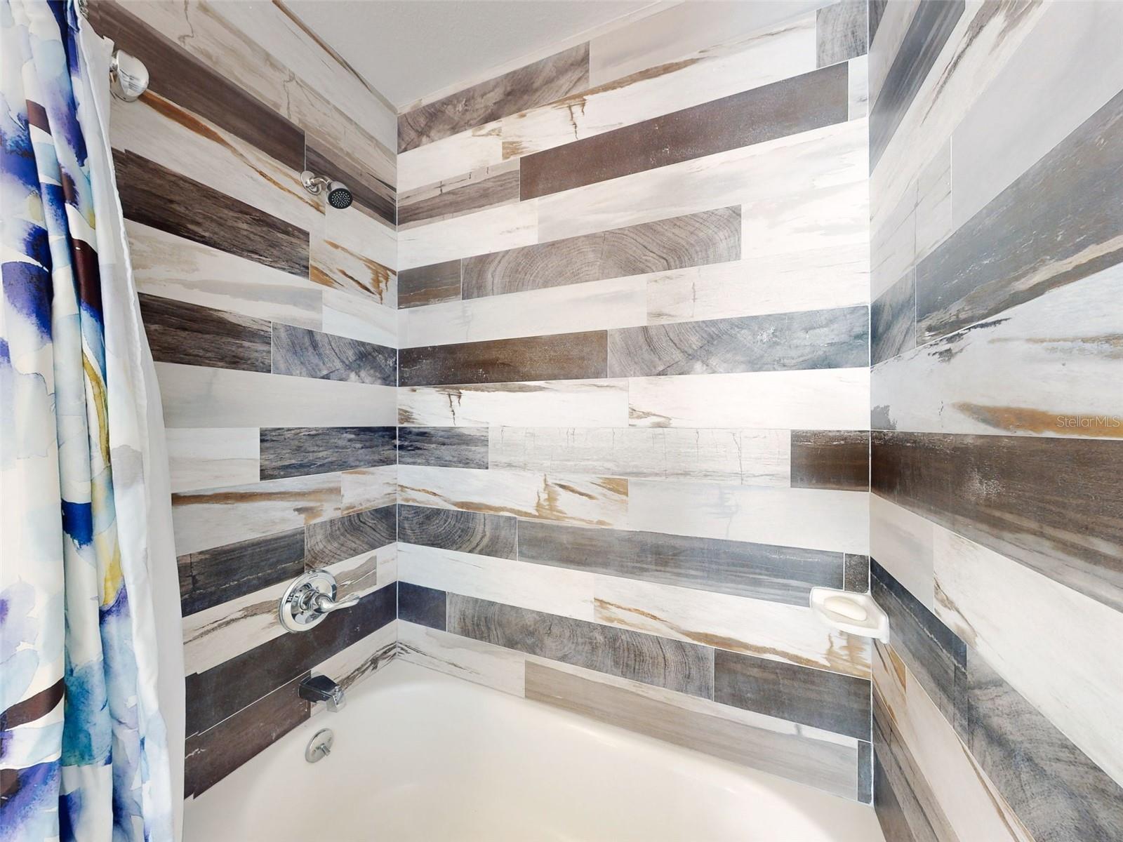 LIGHTHOUSE SHORES TWNHMS CONDO - Residential