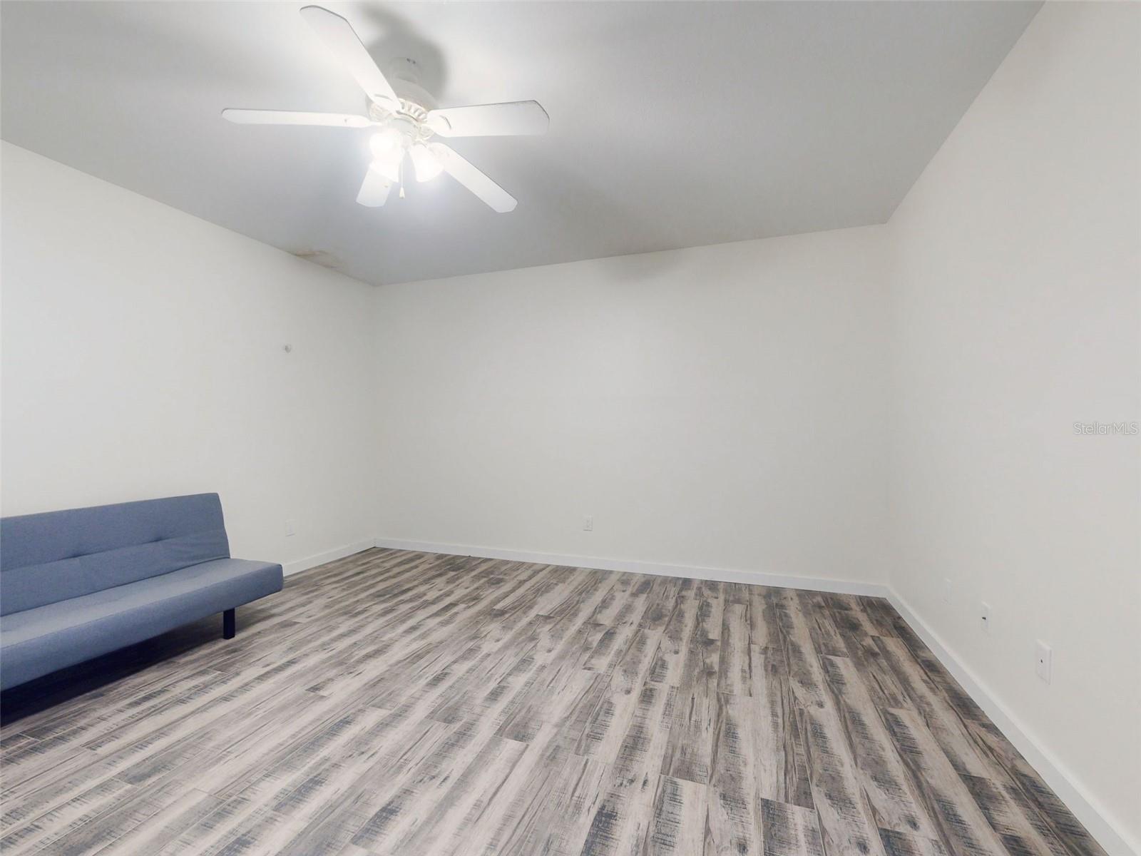 LIGHTHOUSE SHORES TWNHMS CONDO - Residential