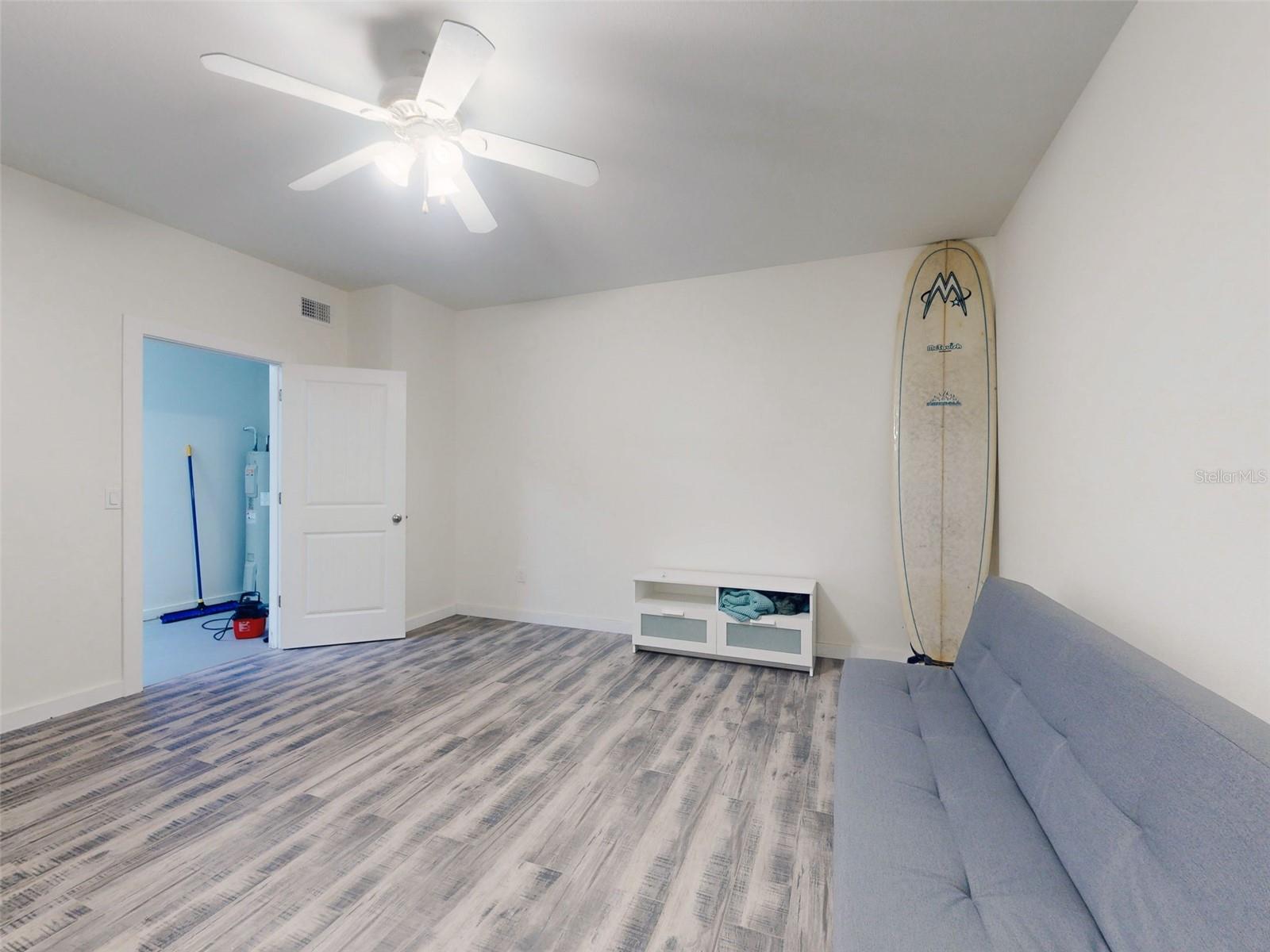 LIGHTHOUSE SHORES TWNHMS CONDO - Residential