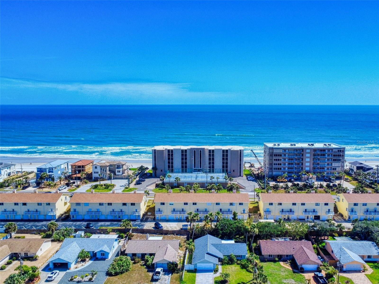 LIGHTHOUSE SHORES TWNHMS CONDO - Residential