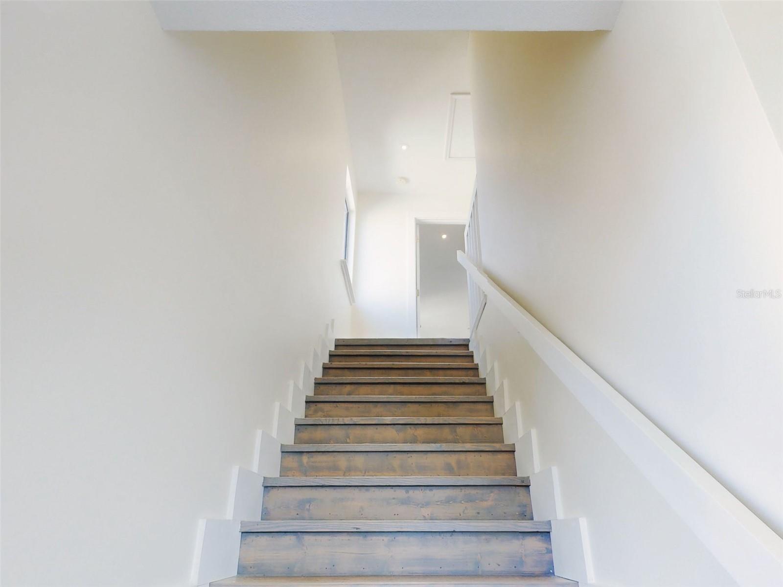 LIGHTHOUSE SHORES TWNHMS CONDO - Residential