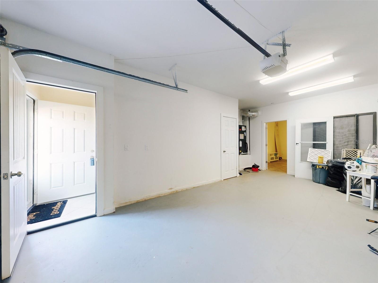 LIGHTHOUSE SHORES TWNHMS CONDO - Residential