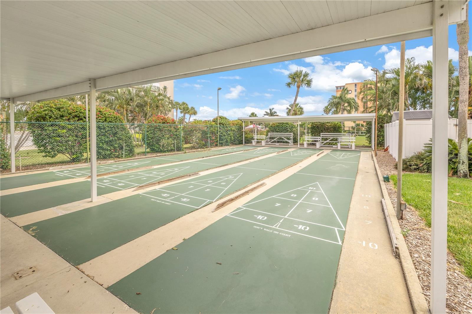 7700 SUN ISLAND DRIVE S 401