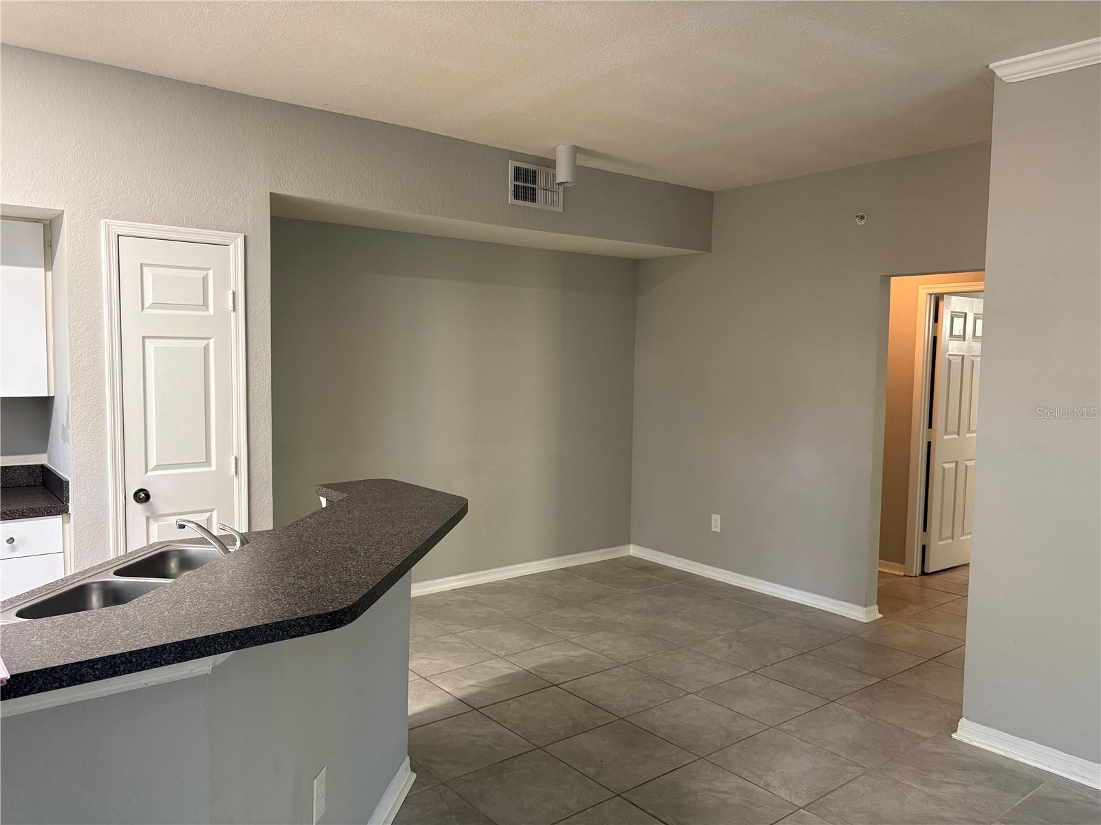 AZUR/METROWEST - Residential Lease