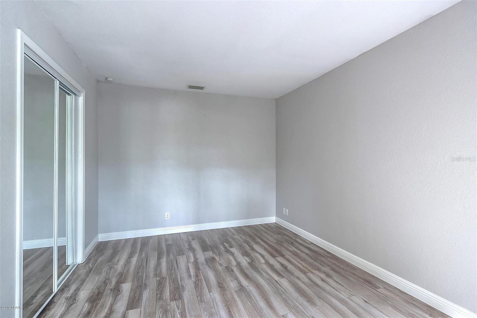 SOUTH OAK TWNHS - Residential