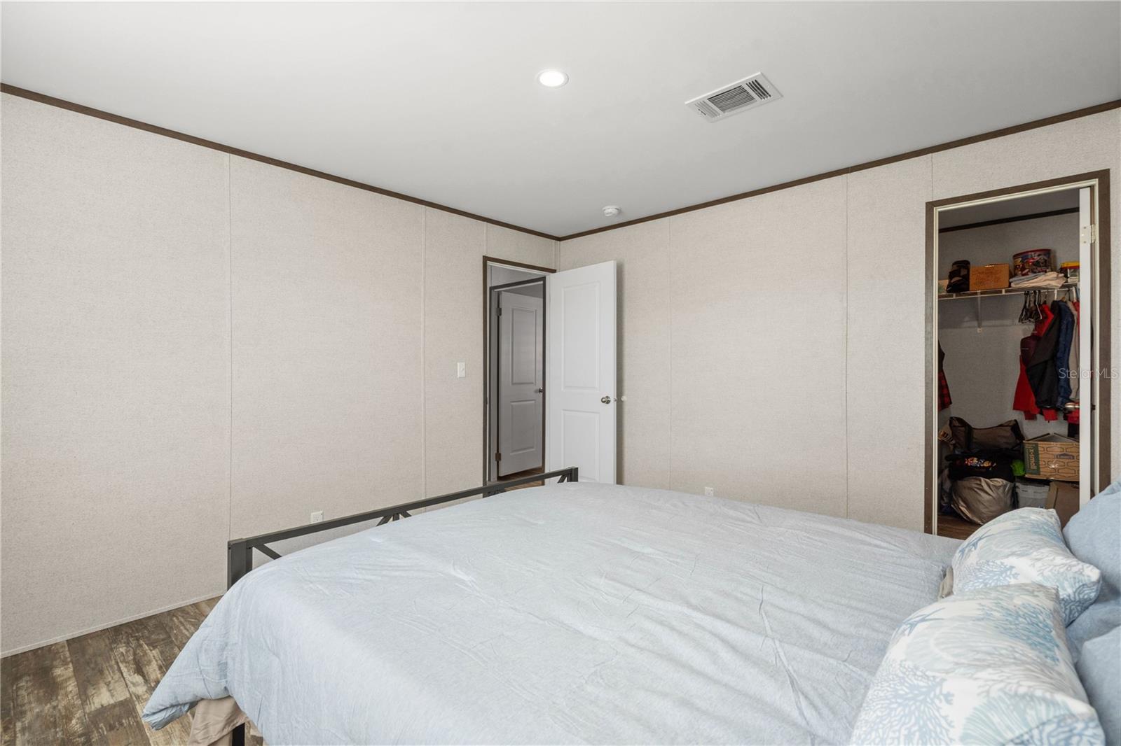 HARBOR COVE - Residential