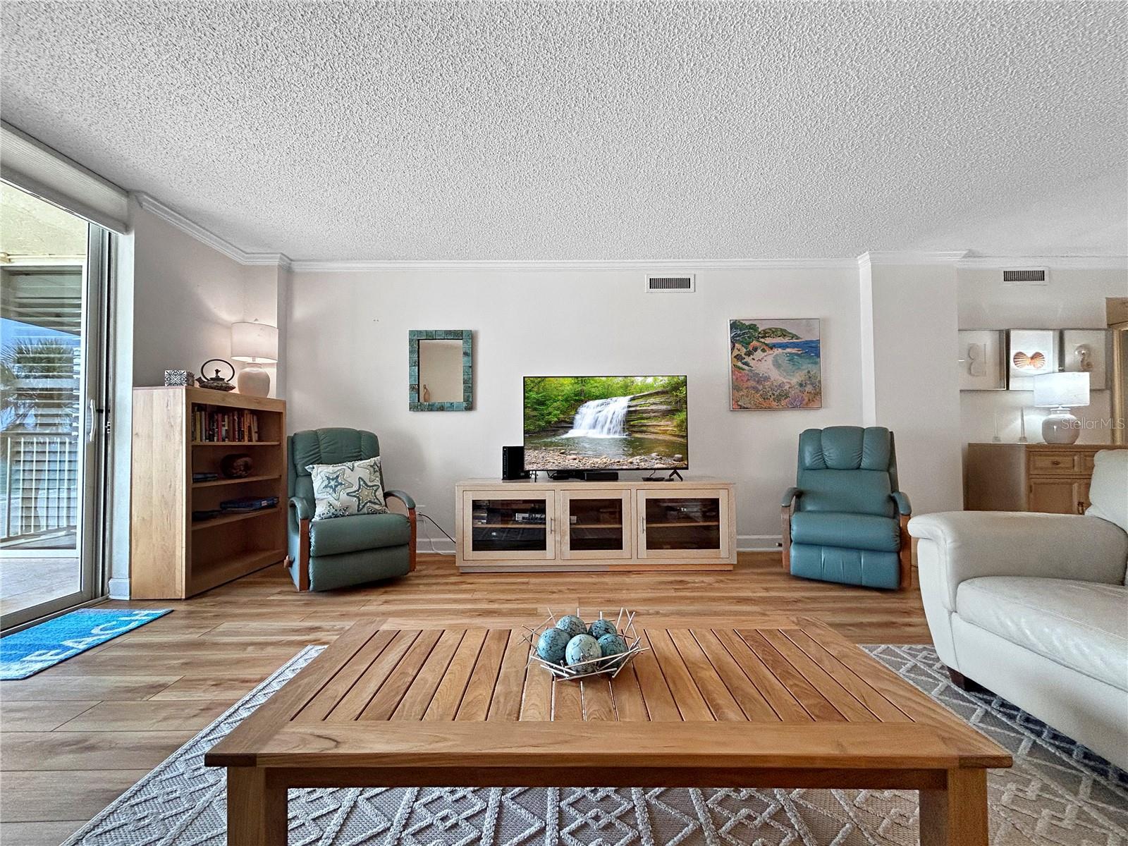 TIFFANY PLAZA - Residential