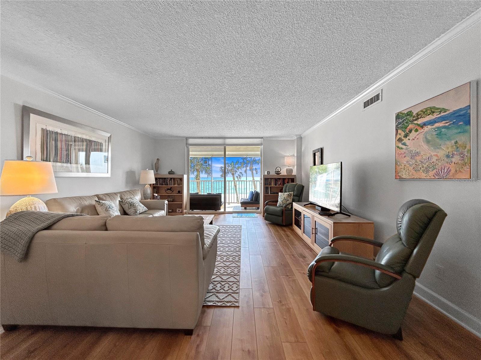 TIFFANY PLAZA - Residential