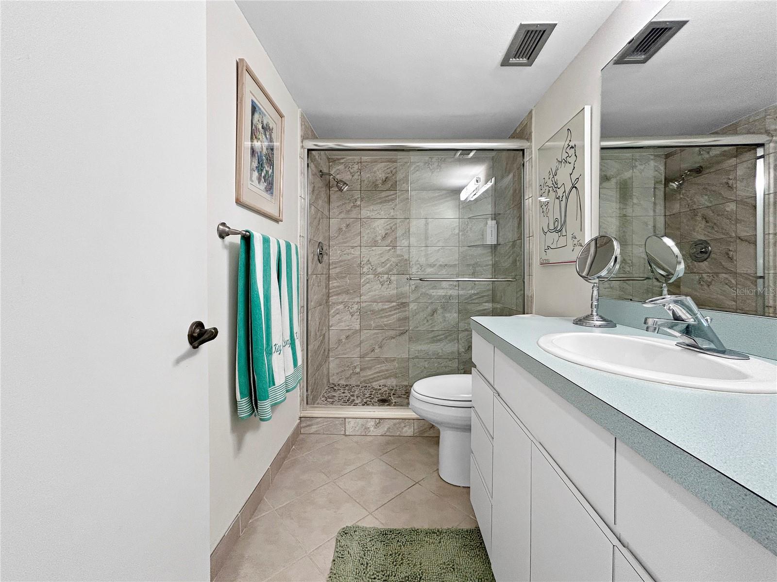 TIFFANY PLAZA - Residential