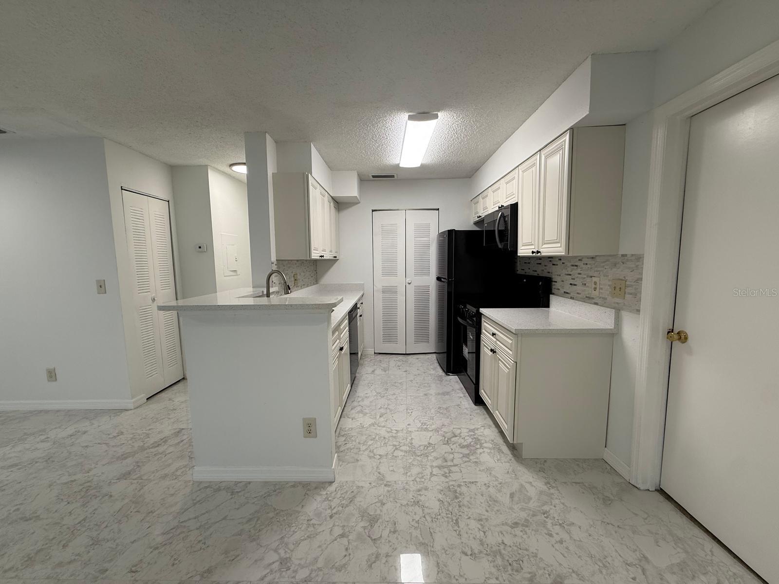 TRADEWINDS A METROWEST CONDOMINIUM 8476/0544 UNIT - Residential Lease