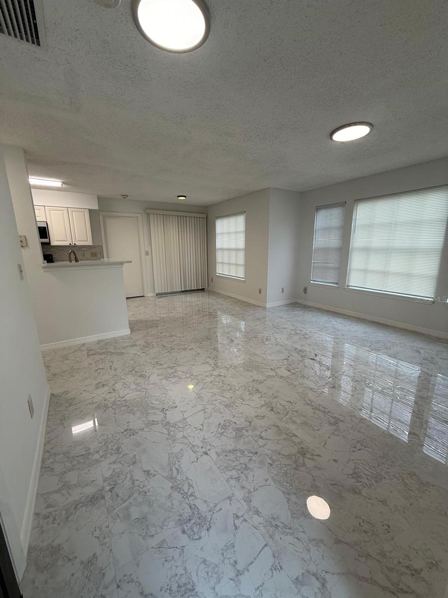 TRADEWINDS A METROWEST CONDOMINIUM 8476/0544 UNIT - Residential Lease