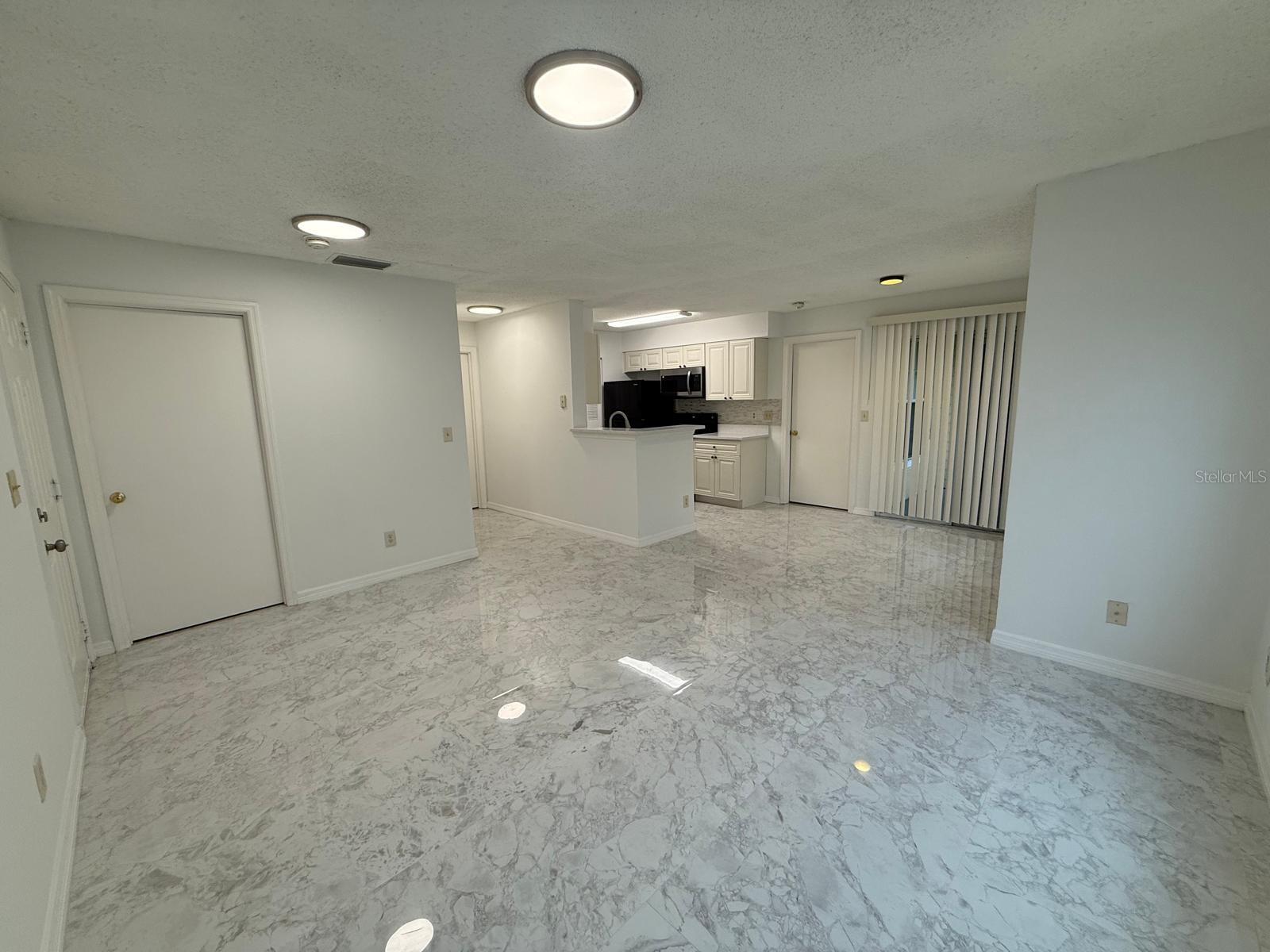 TRADEWINDS A METROWEST CONDOMINIUM 8476/0544 UNIT - Residential Lease