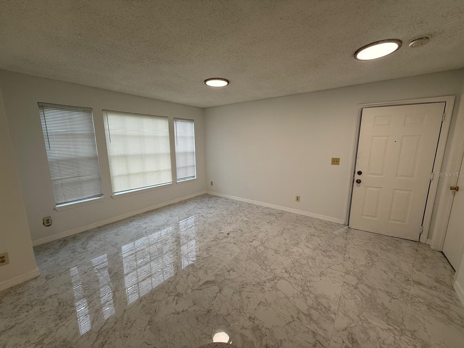 TRADEWINDS A METROWEST CONDOMINIUM 8476/0544 UNIT - Residential Lease