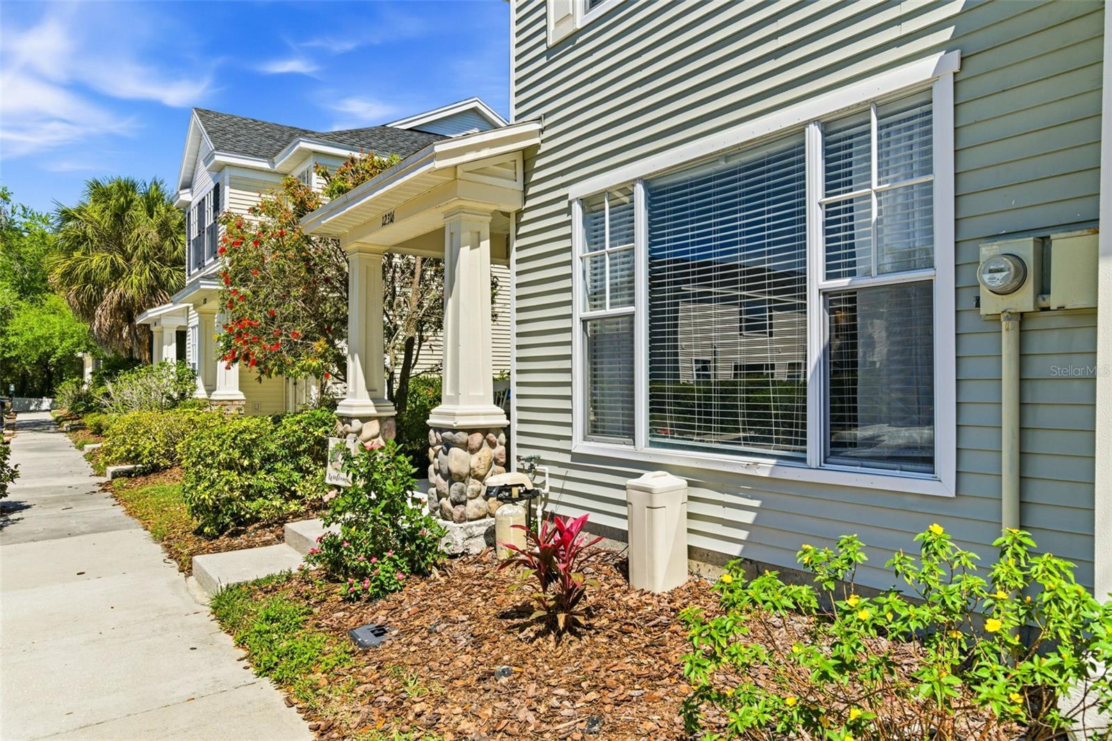 COUNTRY CHASE - Residential