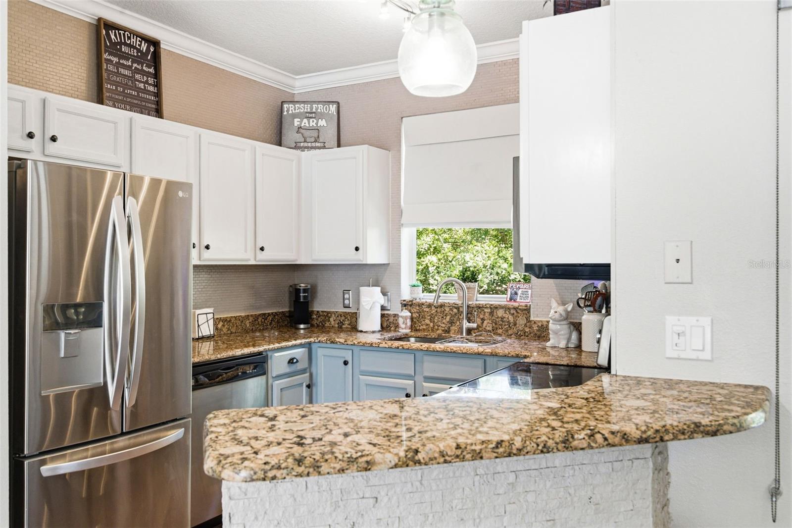 COUNTRY CHASE - Residential