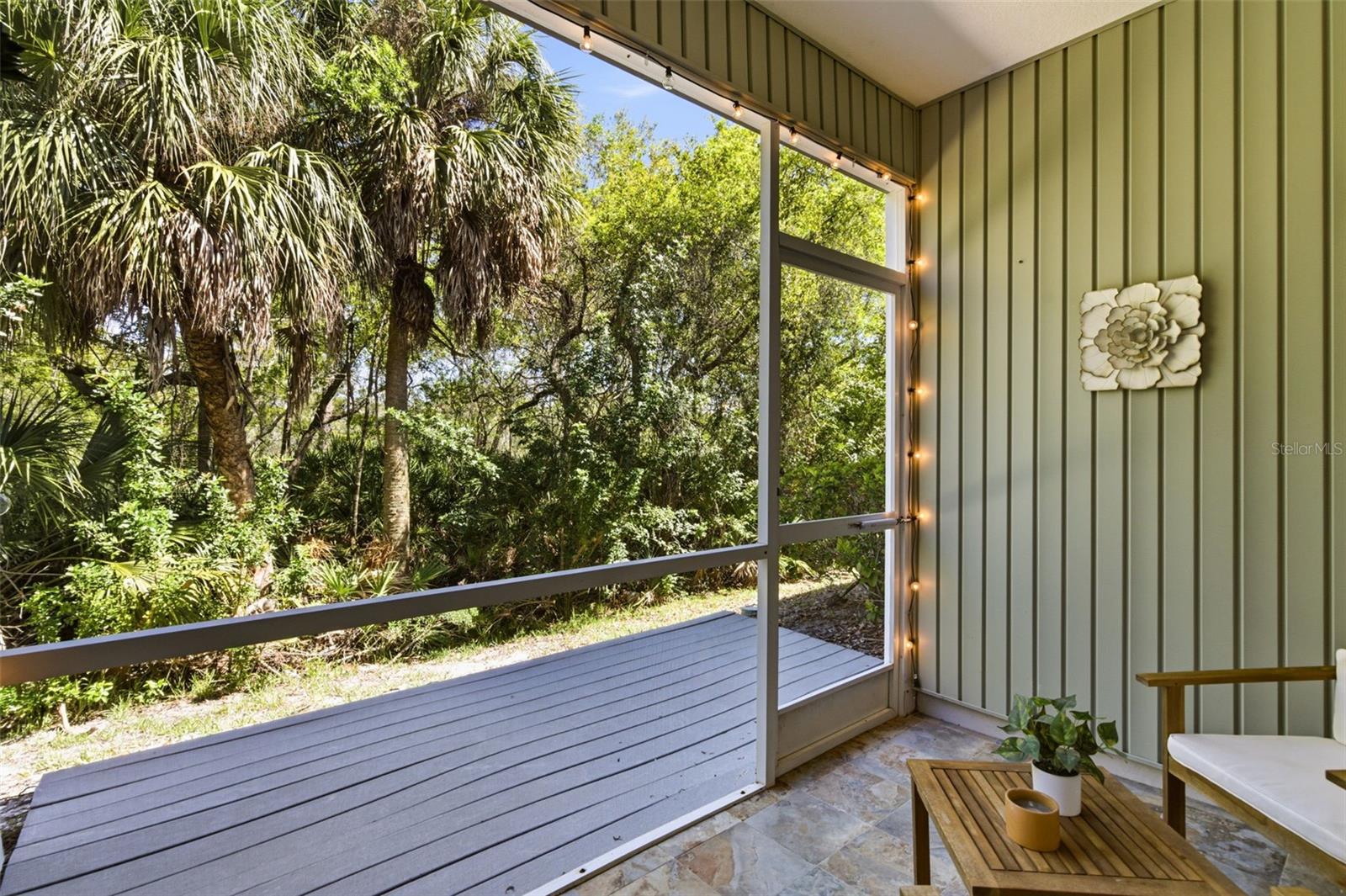 COUNTRY CHASE - Residential