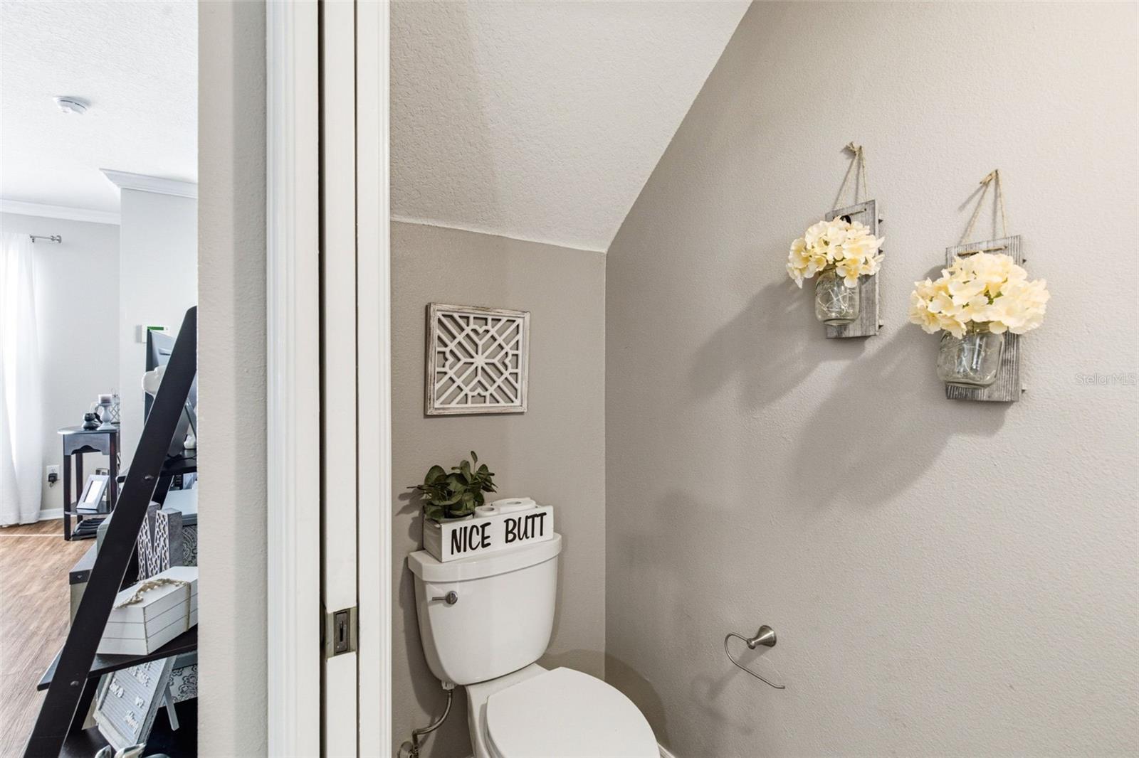 COUNTRY CHASE - Residential