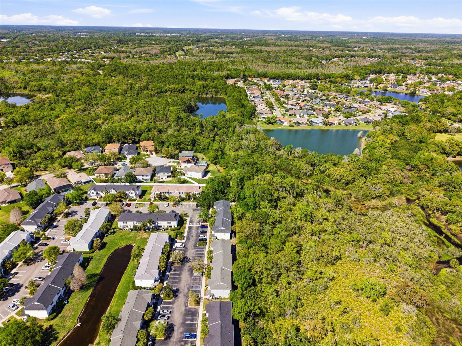 COUNTRY CHASE - Residential