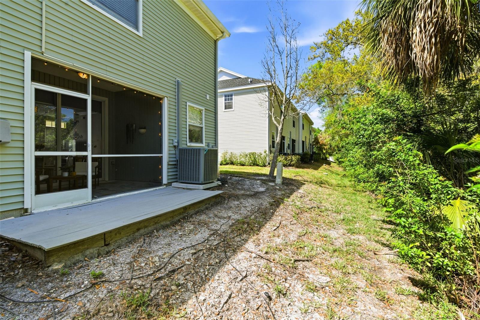 COUNTRY CHASE - Residential