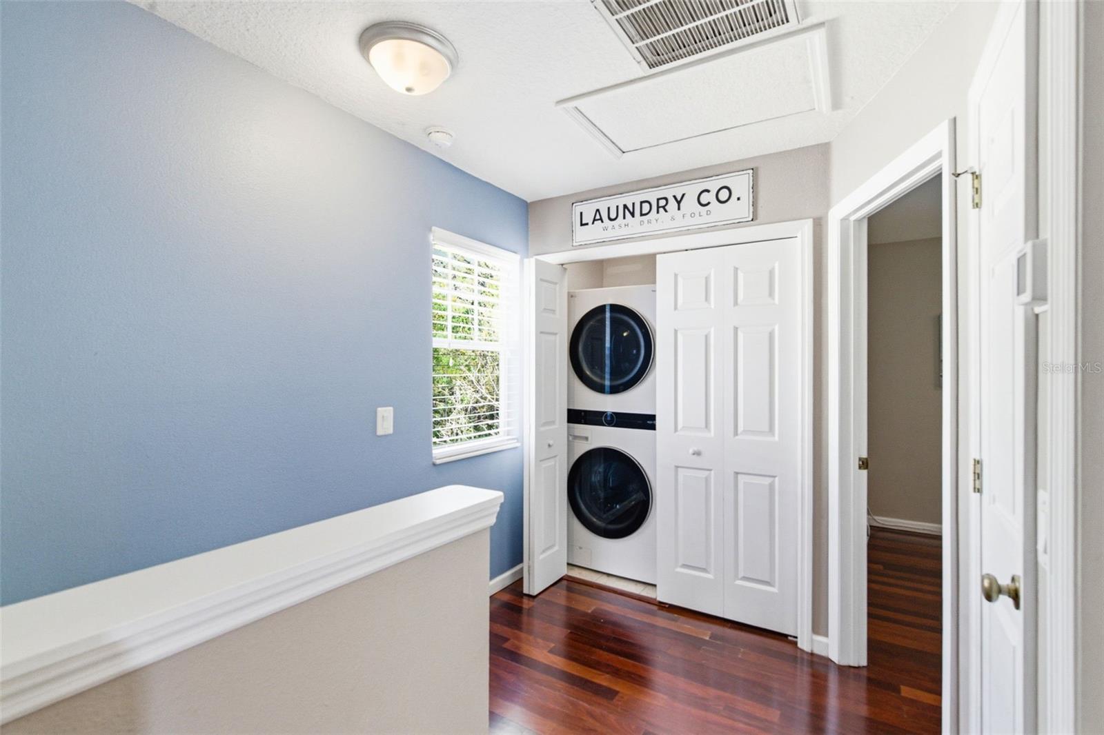 COUNTRY CHASE - Residential