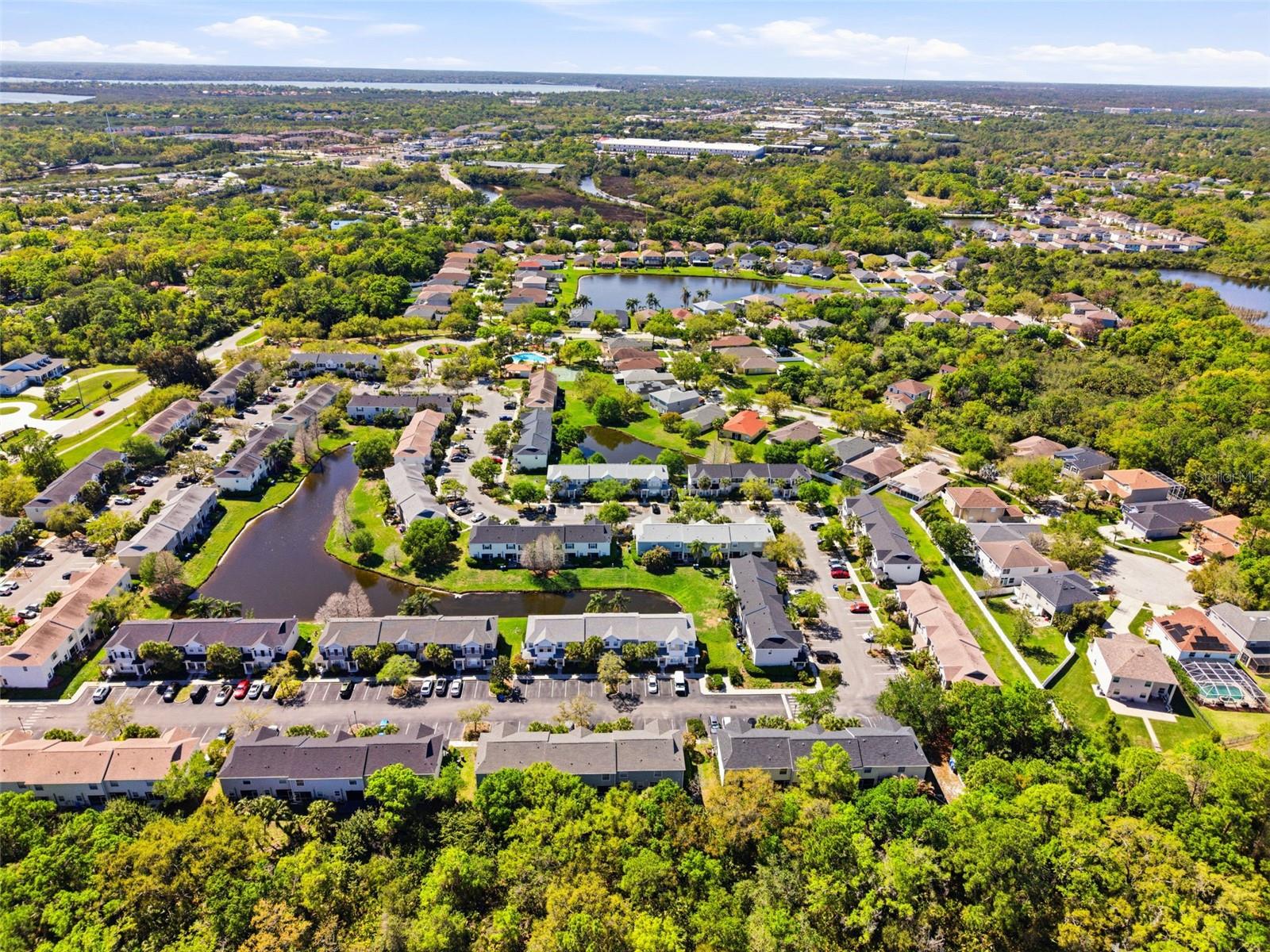 COUNTRY CHASE - Residential