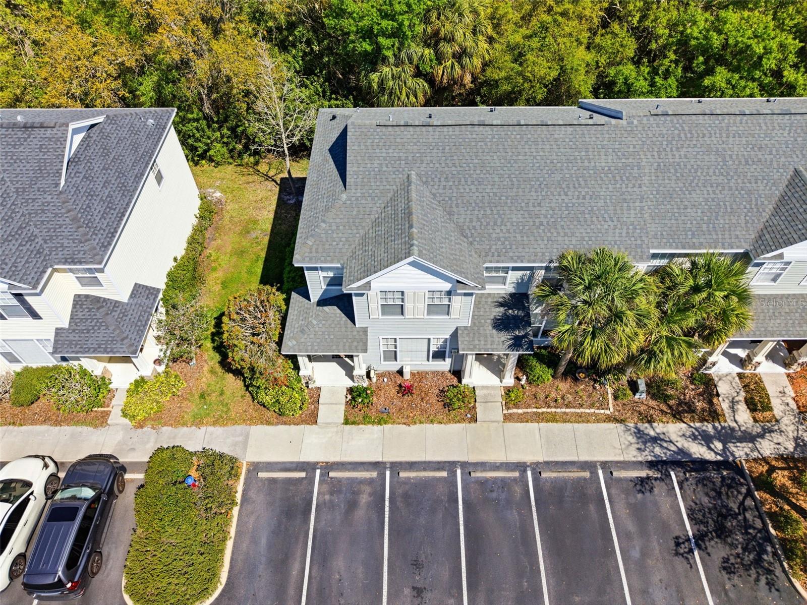 COUNTRY CHASE - Residential