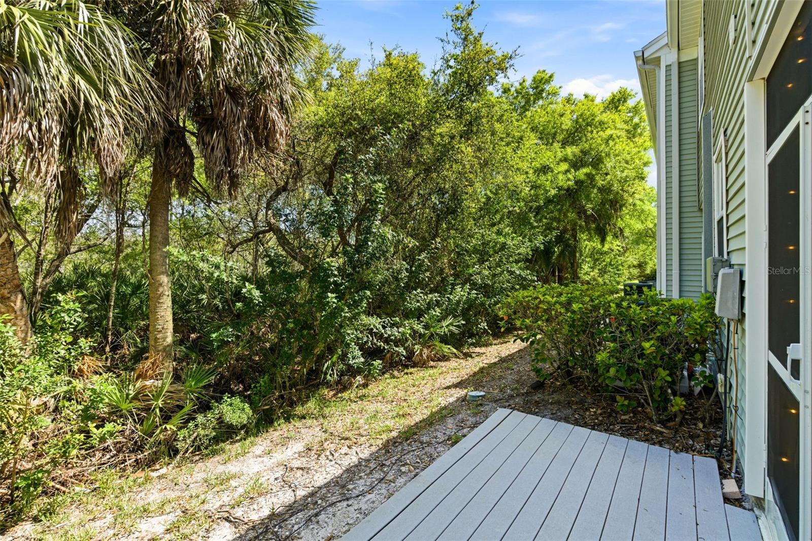 COUNTRY CHASE - Residential