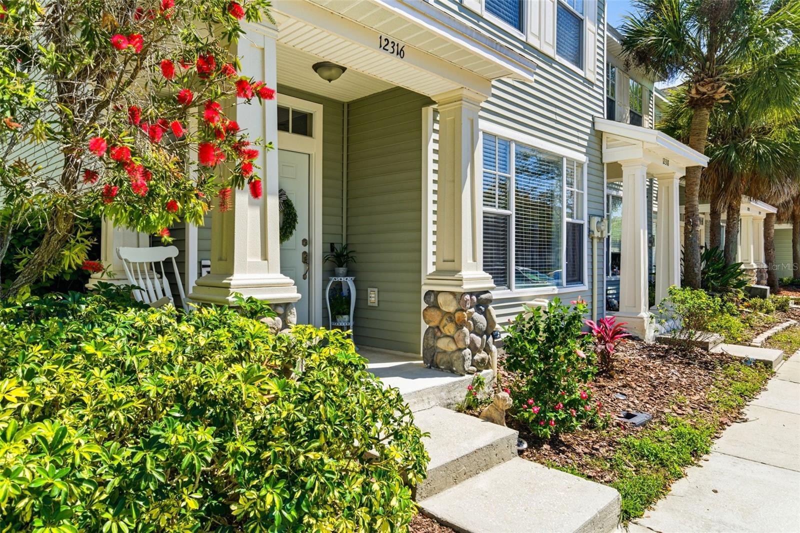 COUNTRY CHASE - Residential