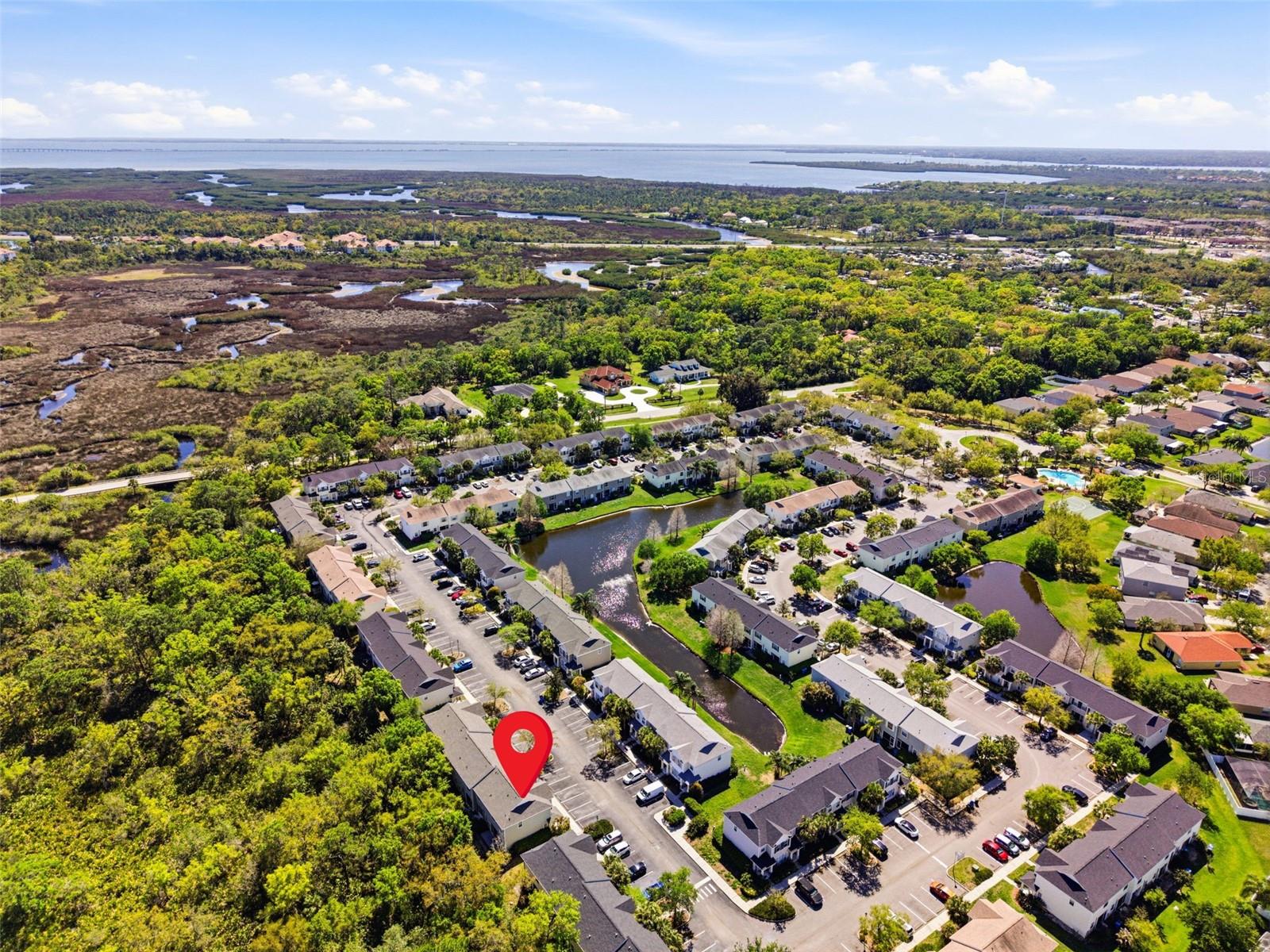 COUNTRY CHASE - Residential