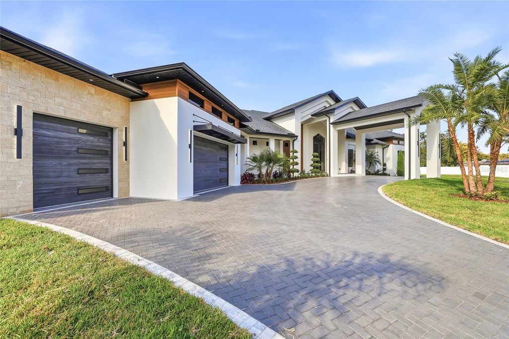 Photo of 6802 E Creek Drive, Tampa, FL 33615 (MLS # TB8462668)