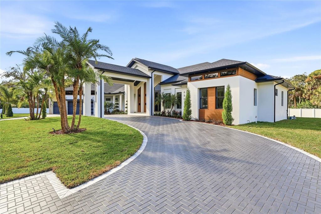 Photo of 6802 E Creek Drive, Tampa, FL 33615 (MLS # TB8462668)