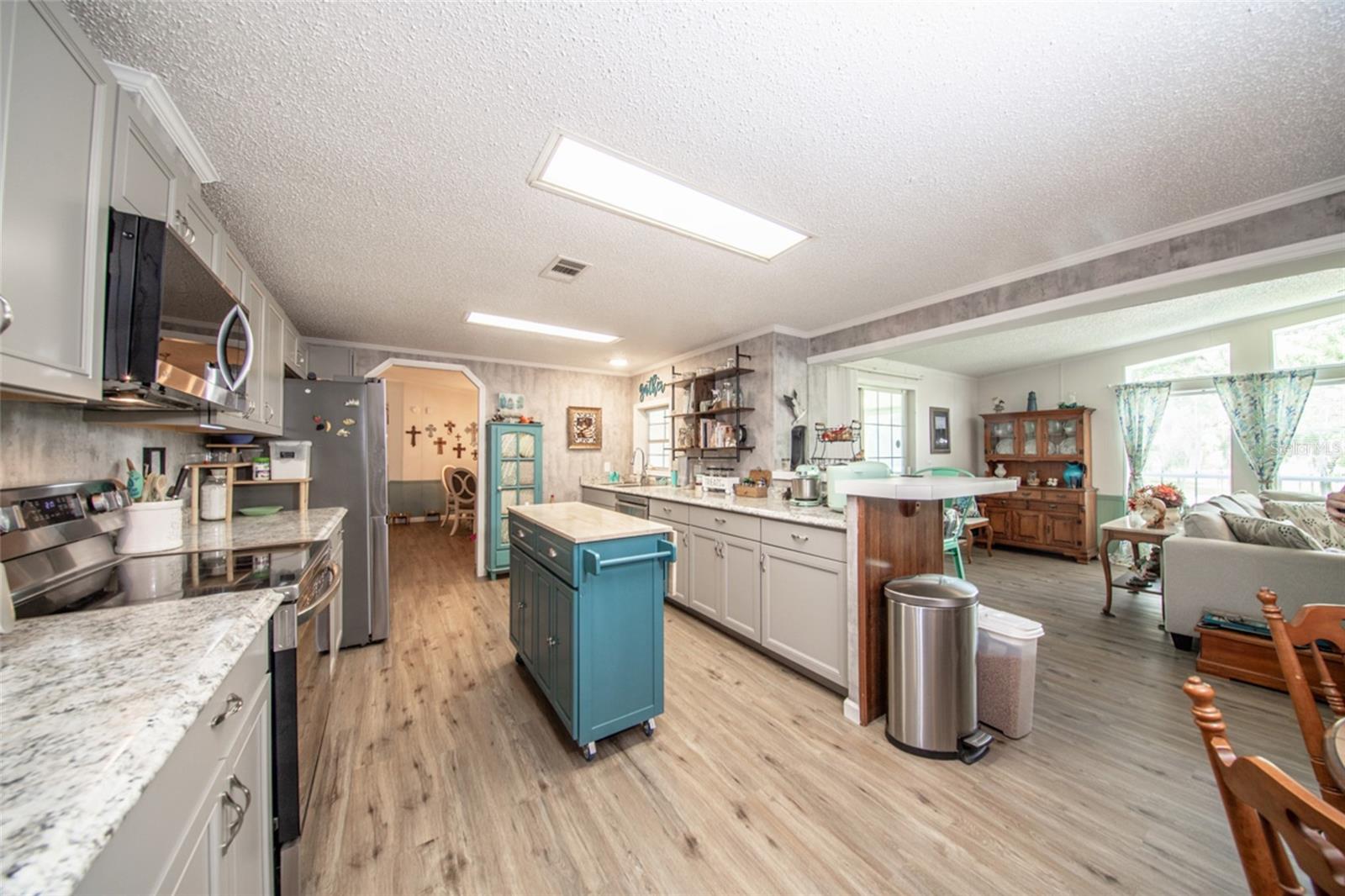 1513 MISTLETOE STREET