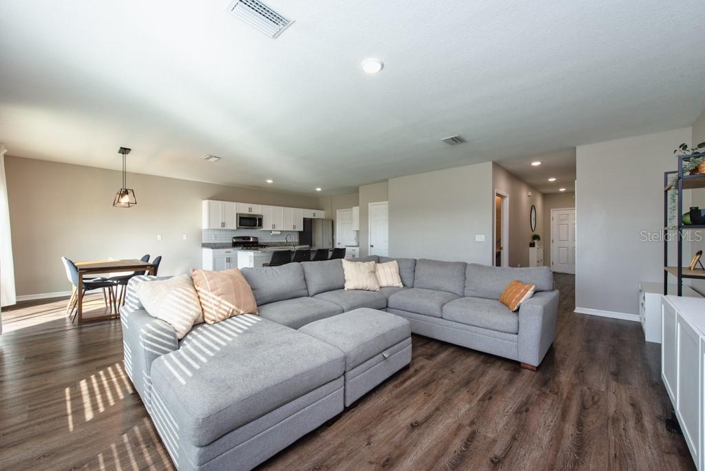 B & D HAWKSTONE PH 1 - Residential