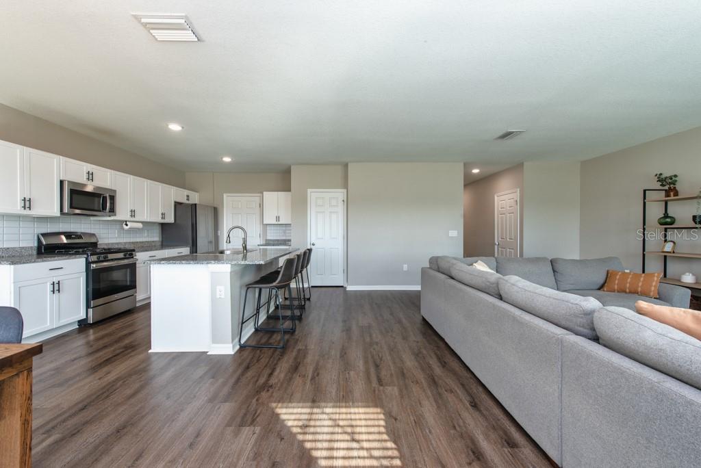 B & D HAWKSTONE PH 1 - Residential